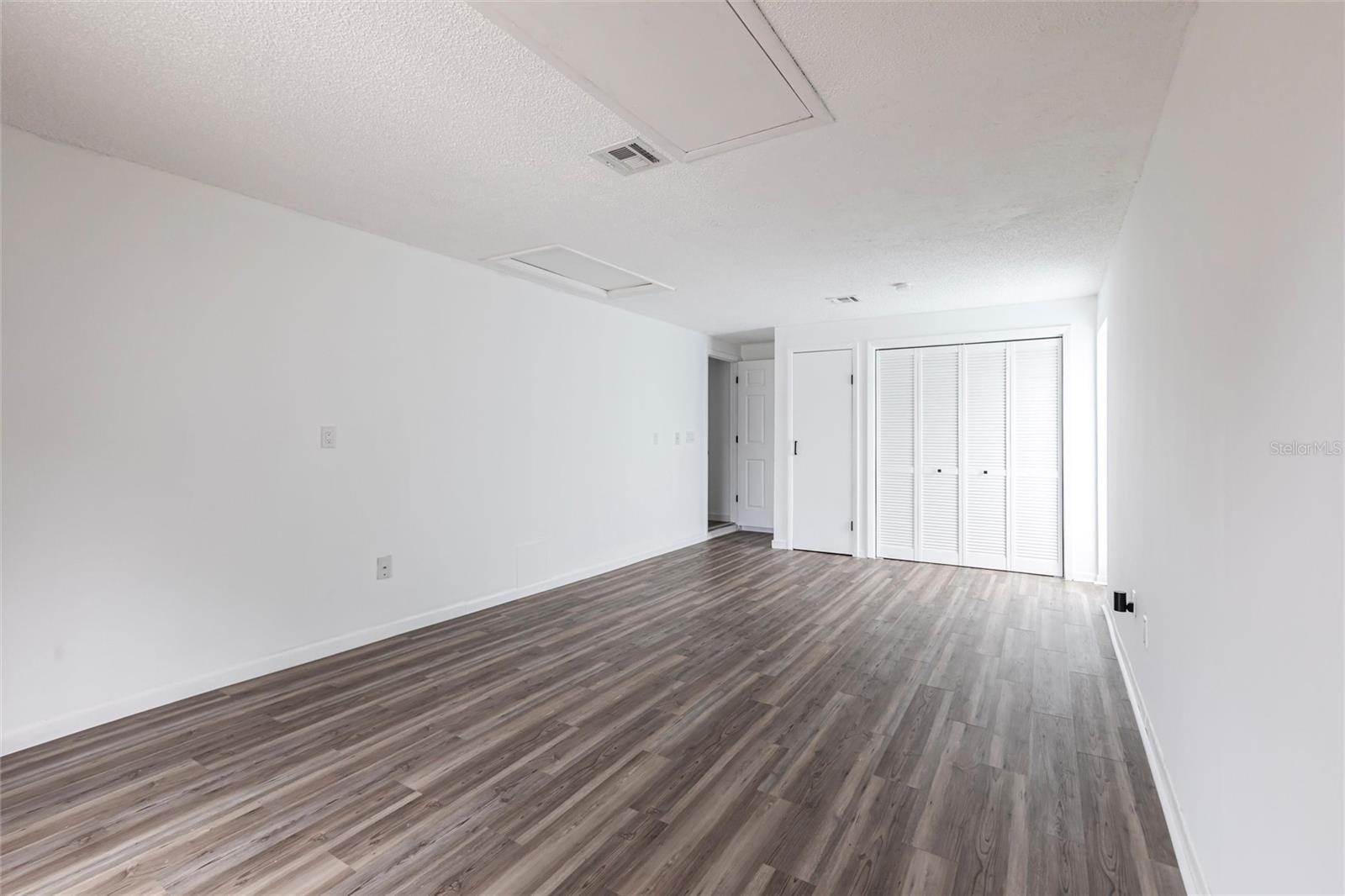 Image 19 of 23 For 3081 Englewood Road