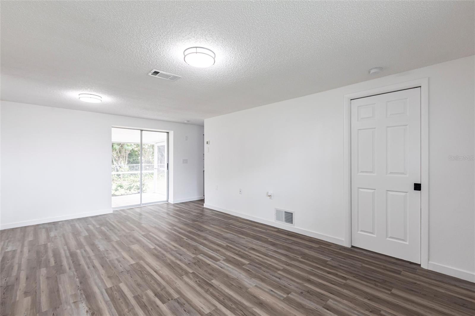 Image 5 of 23 For 3081 Englewood Road