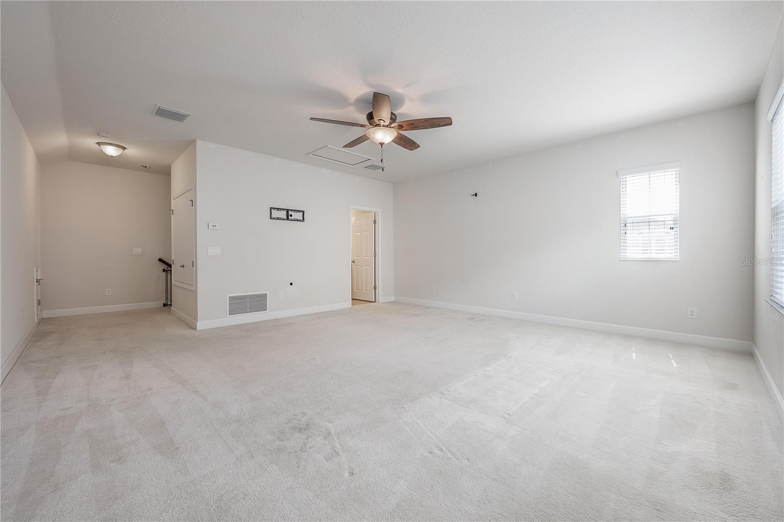 Listing photo id 28 for 10457 Flagstaff Falls Avenue