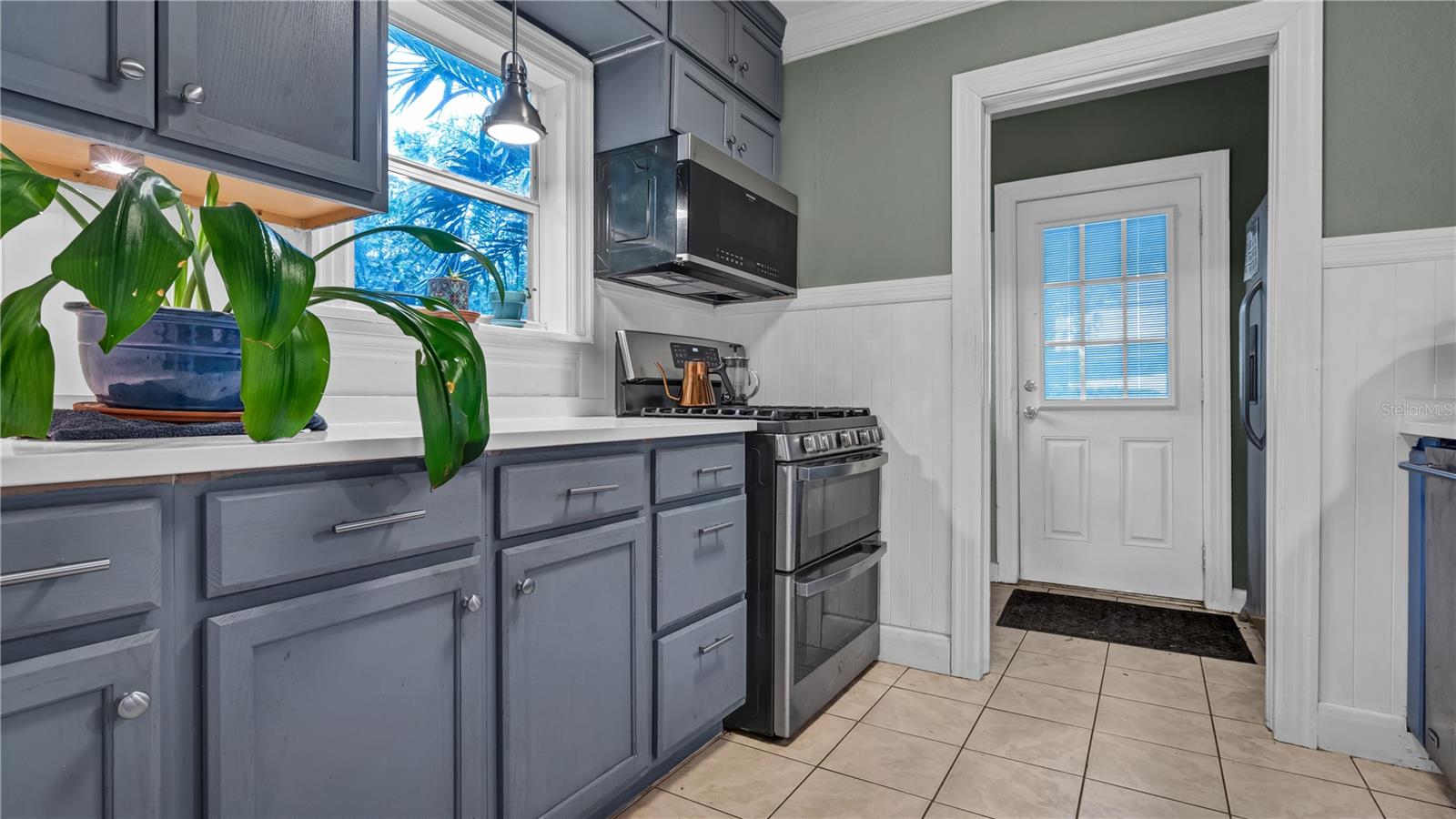 Image 11 of 28 For 1000 25th Street N