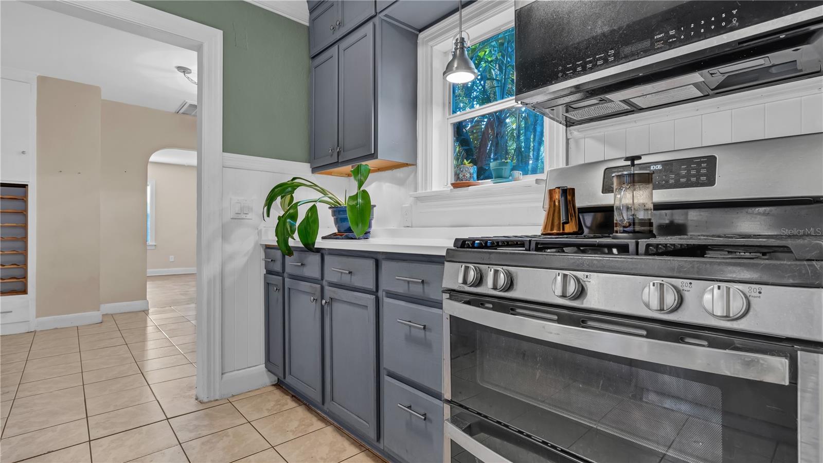 Image 14 of 28 For 1000 25th Street N