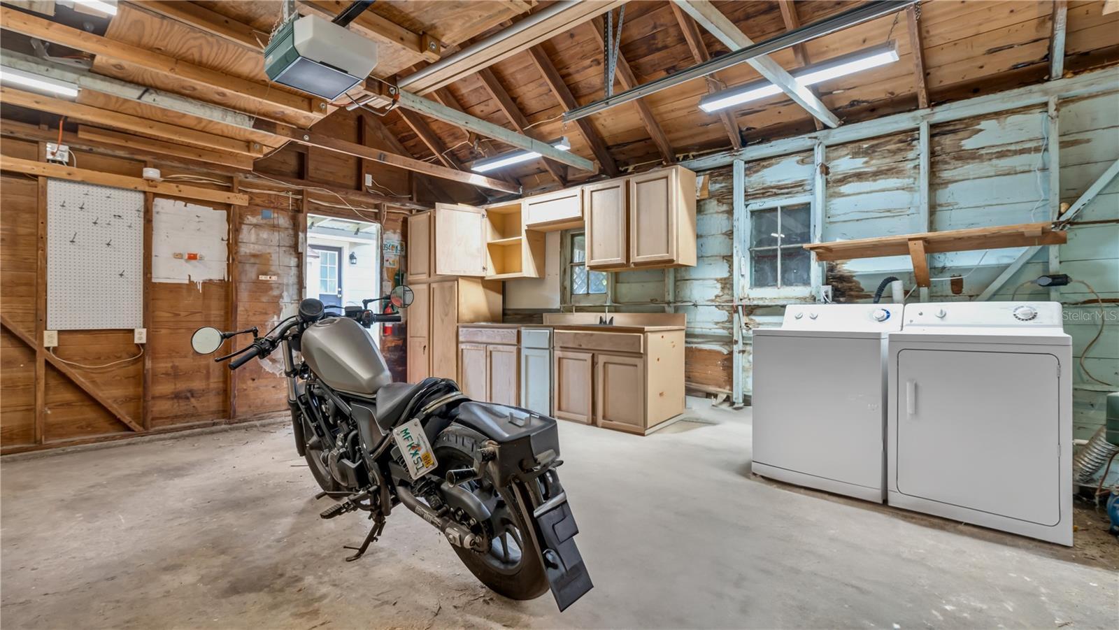 Image 21 of 28 For 1000 25th Street N