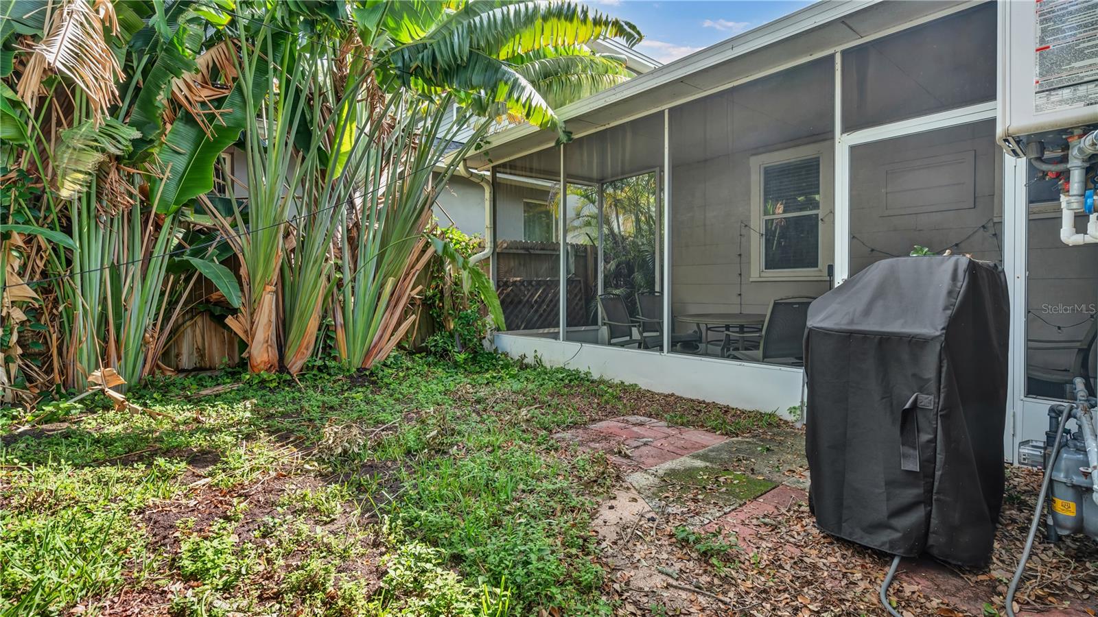 Image 22 of 28 For 1000 25th Street N