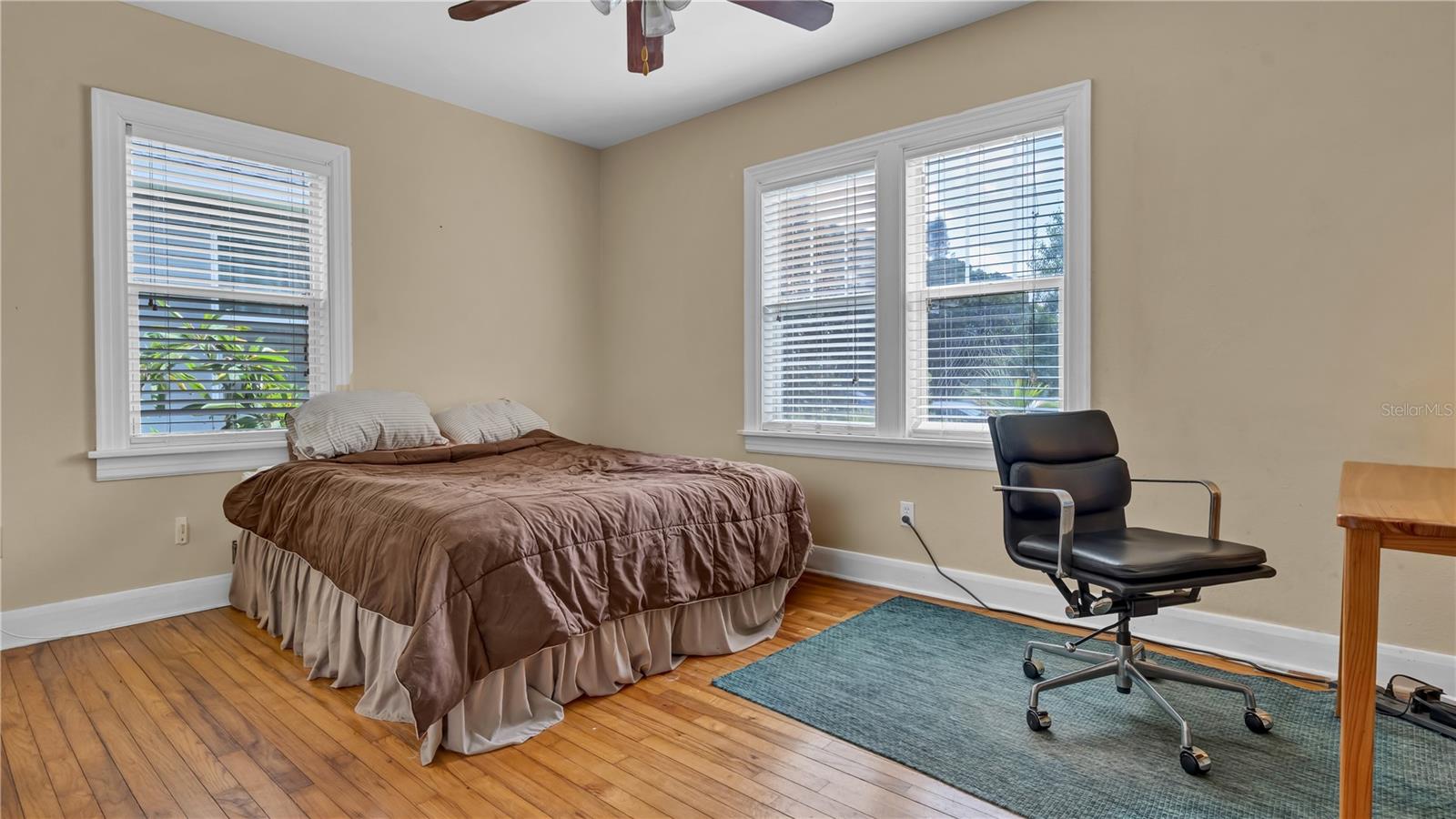 Image 25 of 28 For 1000 25th Street N