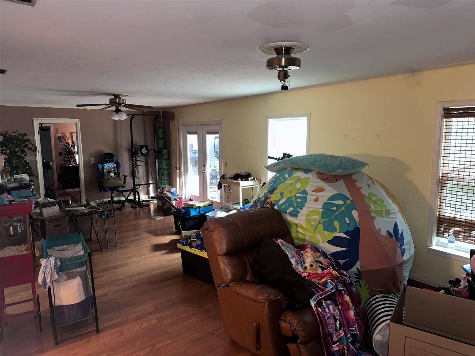 Image 6 of 25 For 7521 41st Avenue