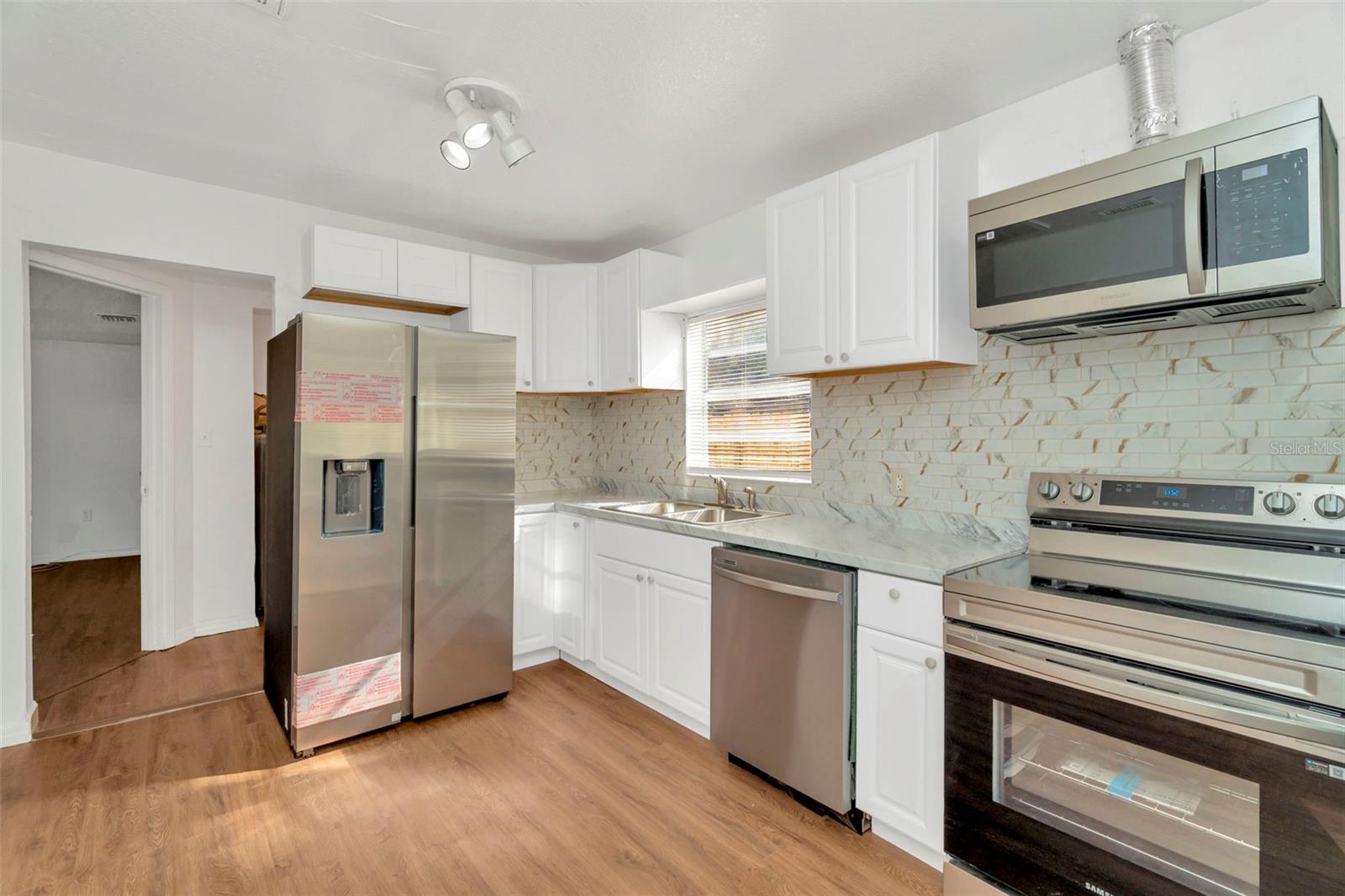 Image 12 of 36 For 4208 Cayuga Street