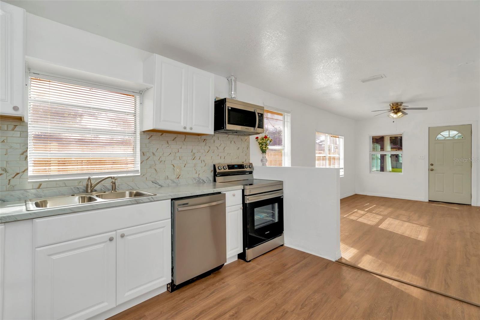 Image 13 of 36 For 4208 Cayuga Street
