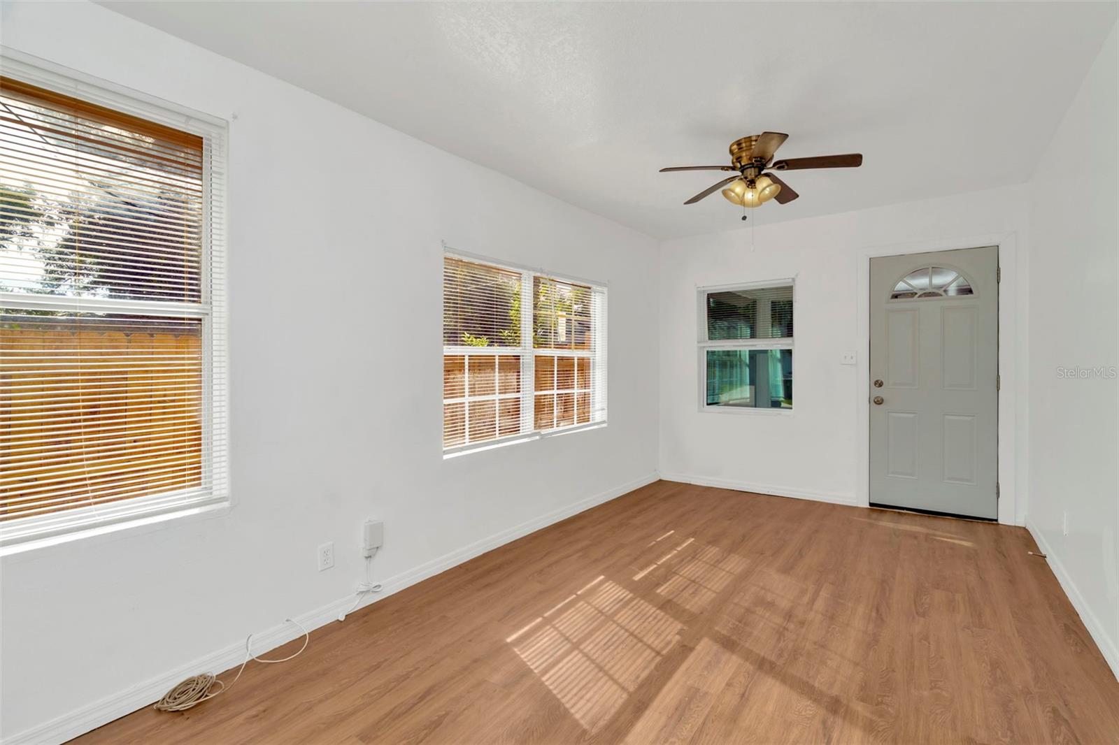 Image 8 of 36 For 4208 Cayuga Street