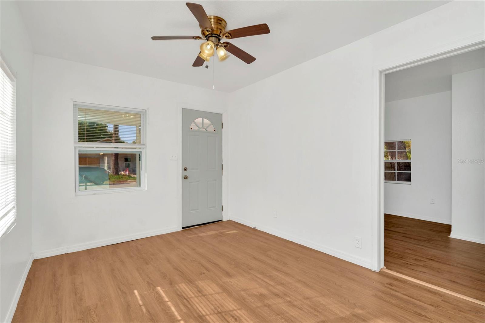 Image 9 of 36 For 4208 Cayuga Street