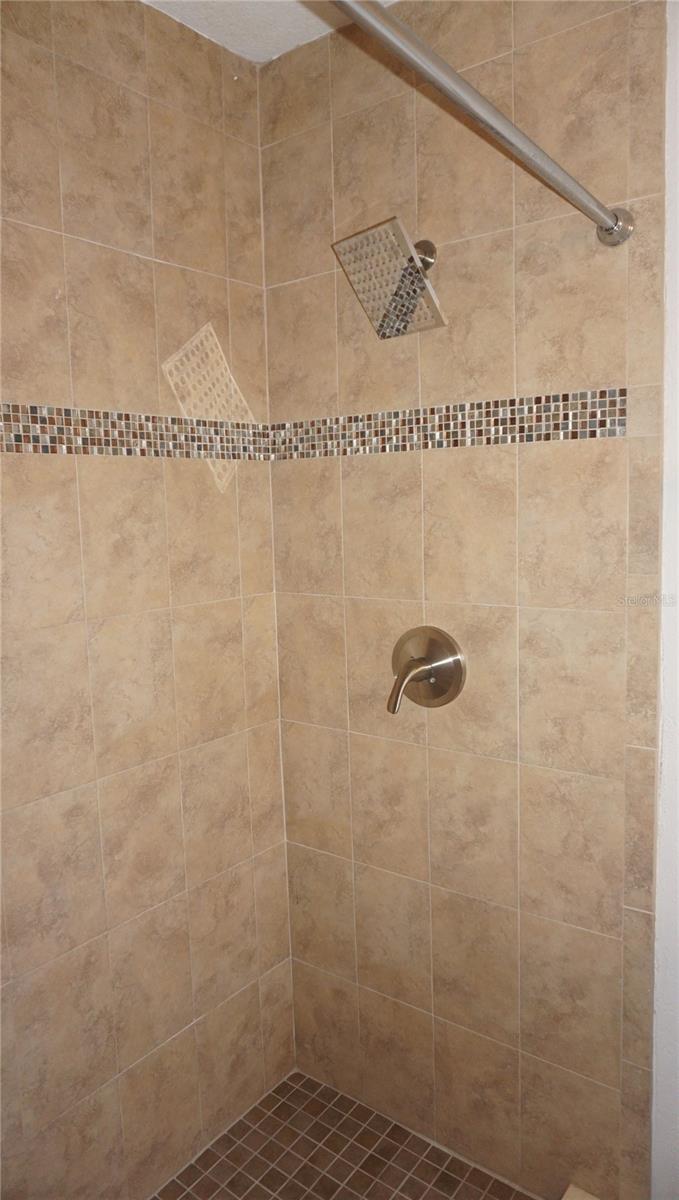 Image 21 of 27 For 502 Hilda Drive