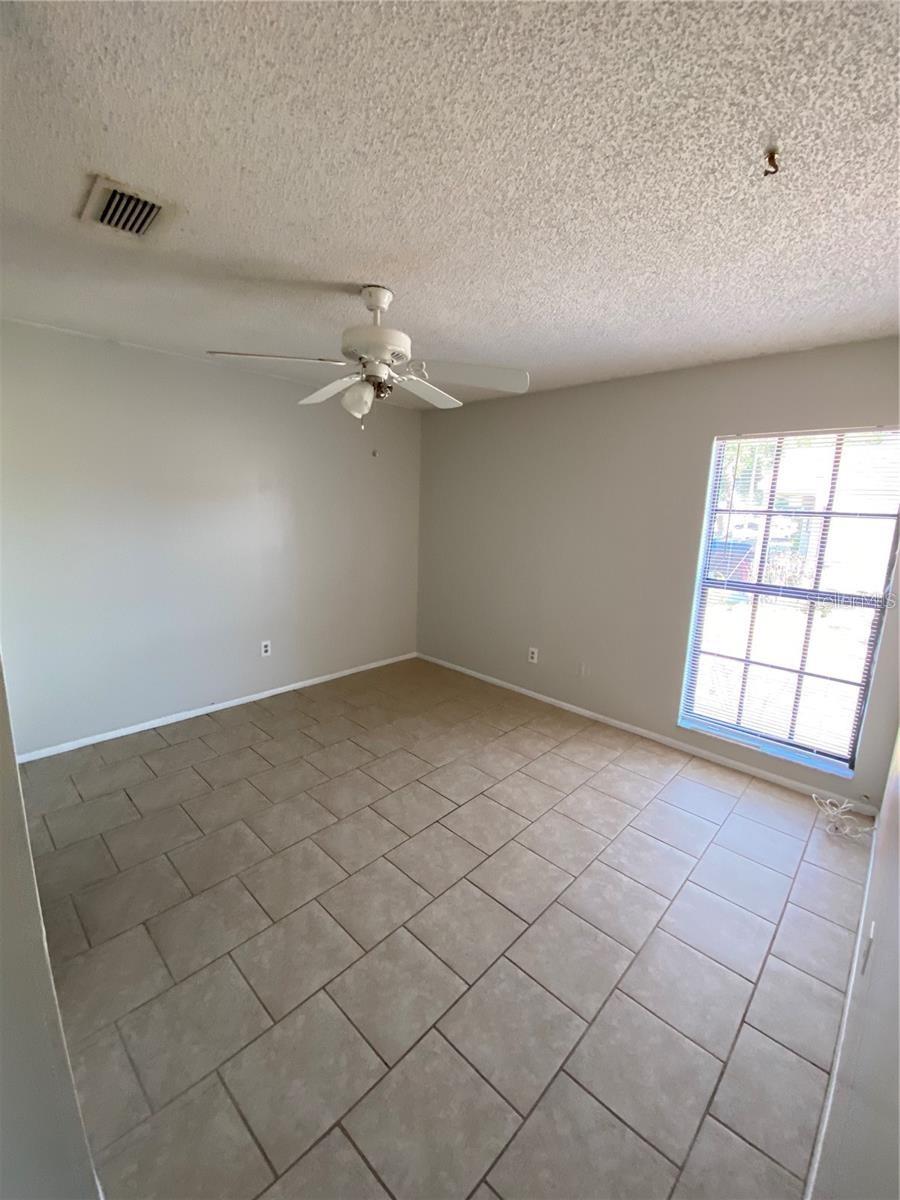 Image 14 of 23 For 9520 Drakemill Court