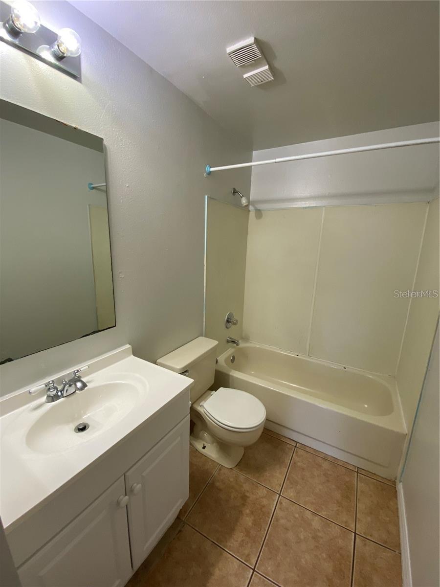 Image 16 of 23 For 9520 Drakemill Court