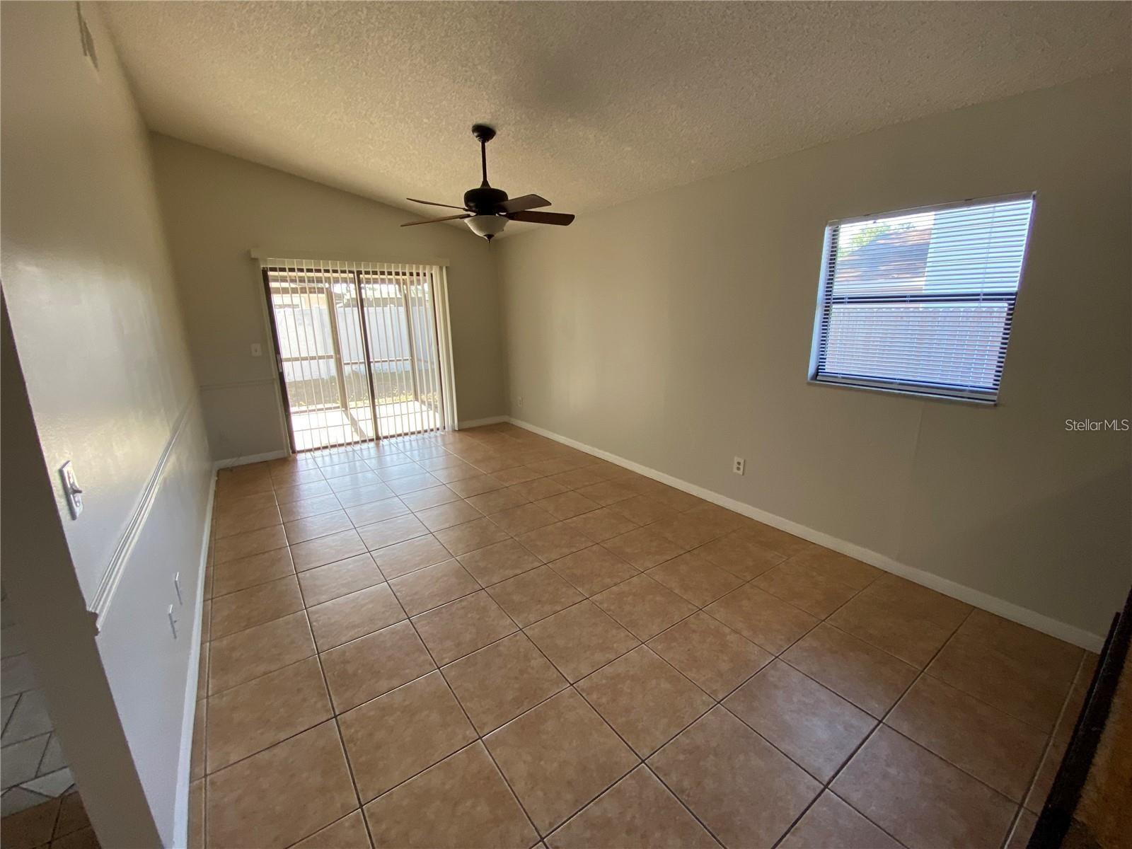 Image 4 of 23 For 9520 Drakemill Court