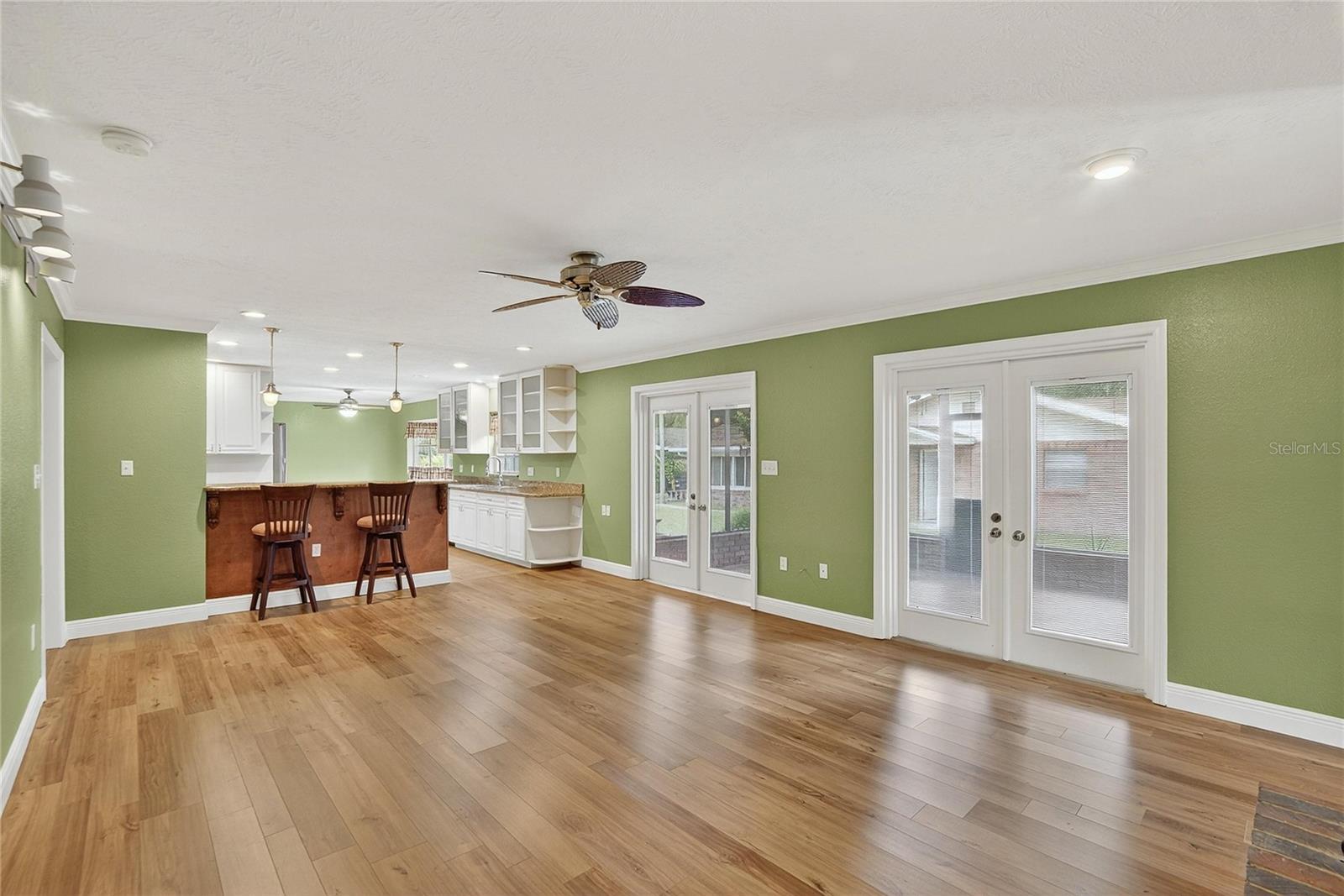 Listing photo id 18 for 1502 Azalea Street