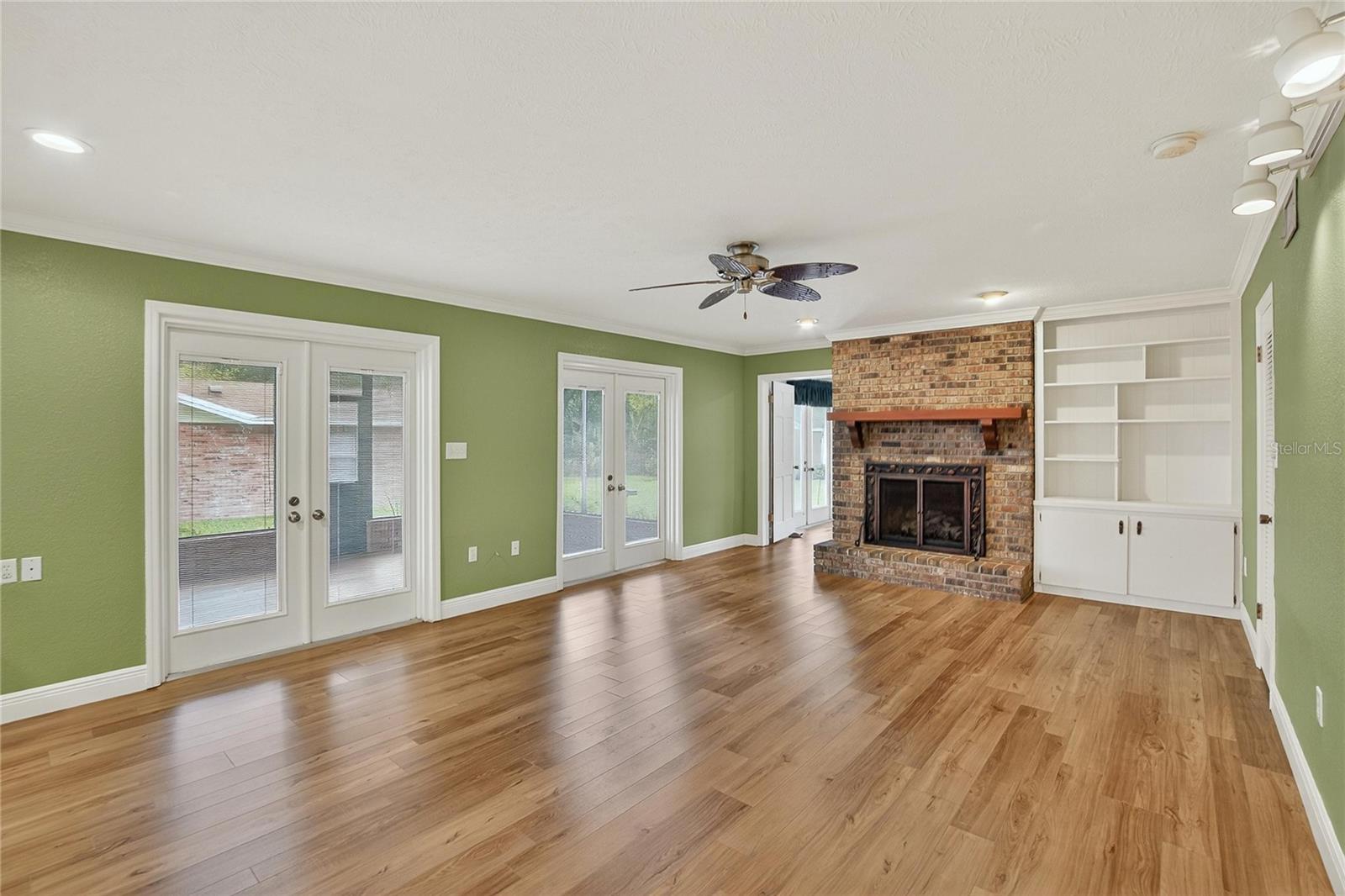 Listing photo id 19 for 1502 Azalea Street