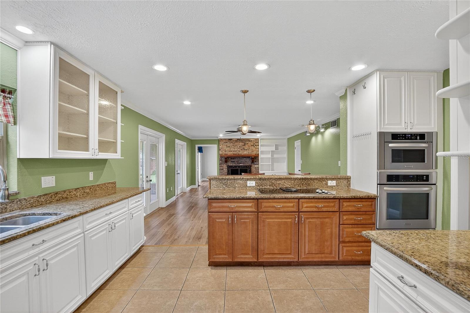 Listing photo id 20 for 1502 Azalea Street