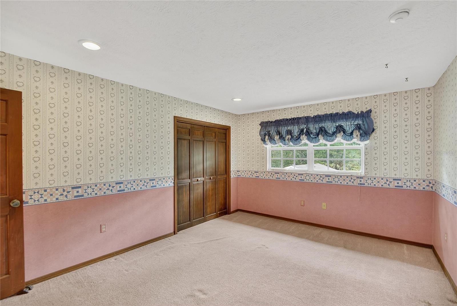 Listing photo id 26 for 1502 Azalea Street