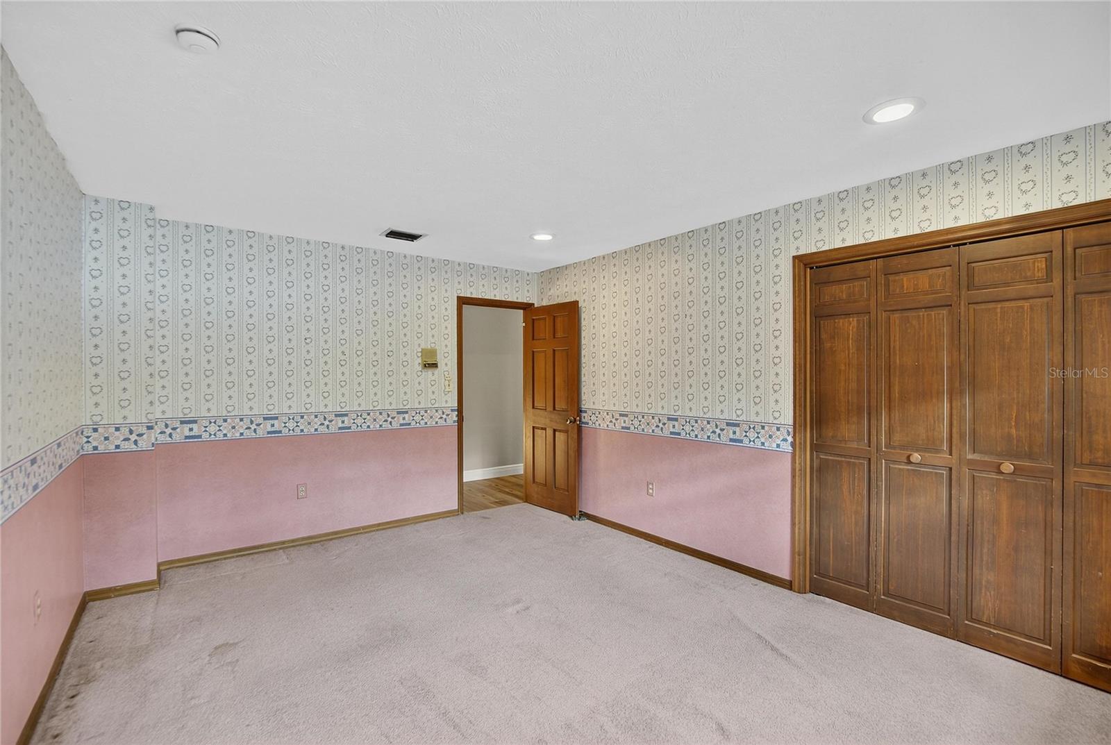Listing photo id 27 for 1502 Azalea Street
