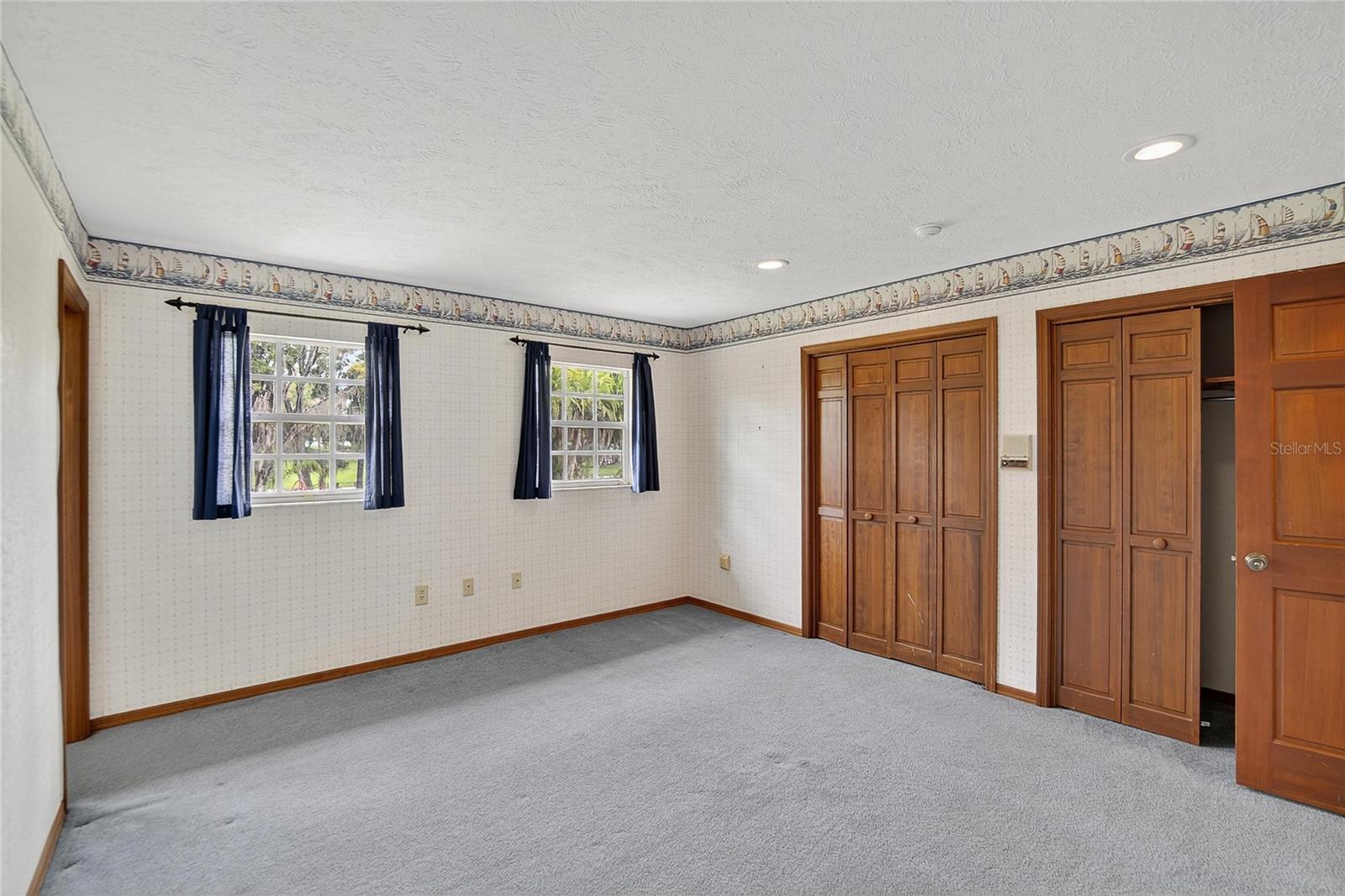Listing photo id 31 for 1502 Azalea Street