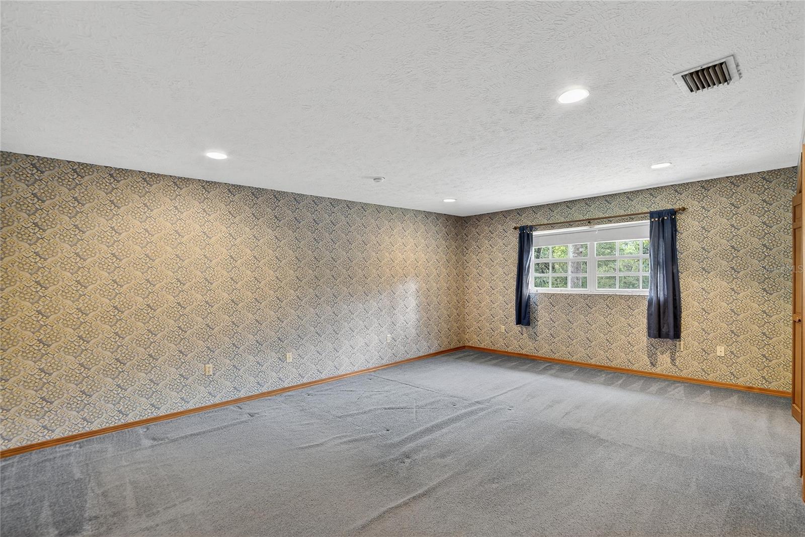 Listing photo id 35 for 1502 Azalea Street