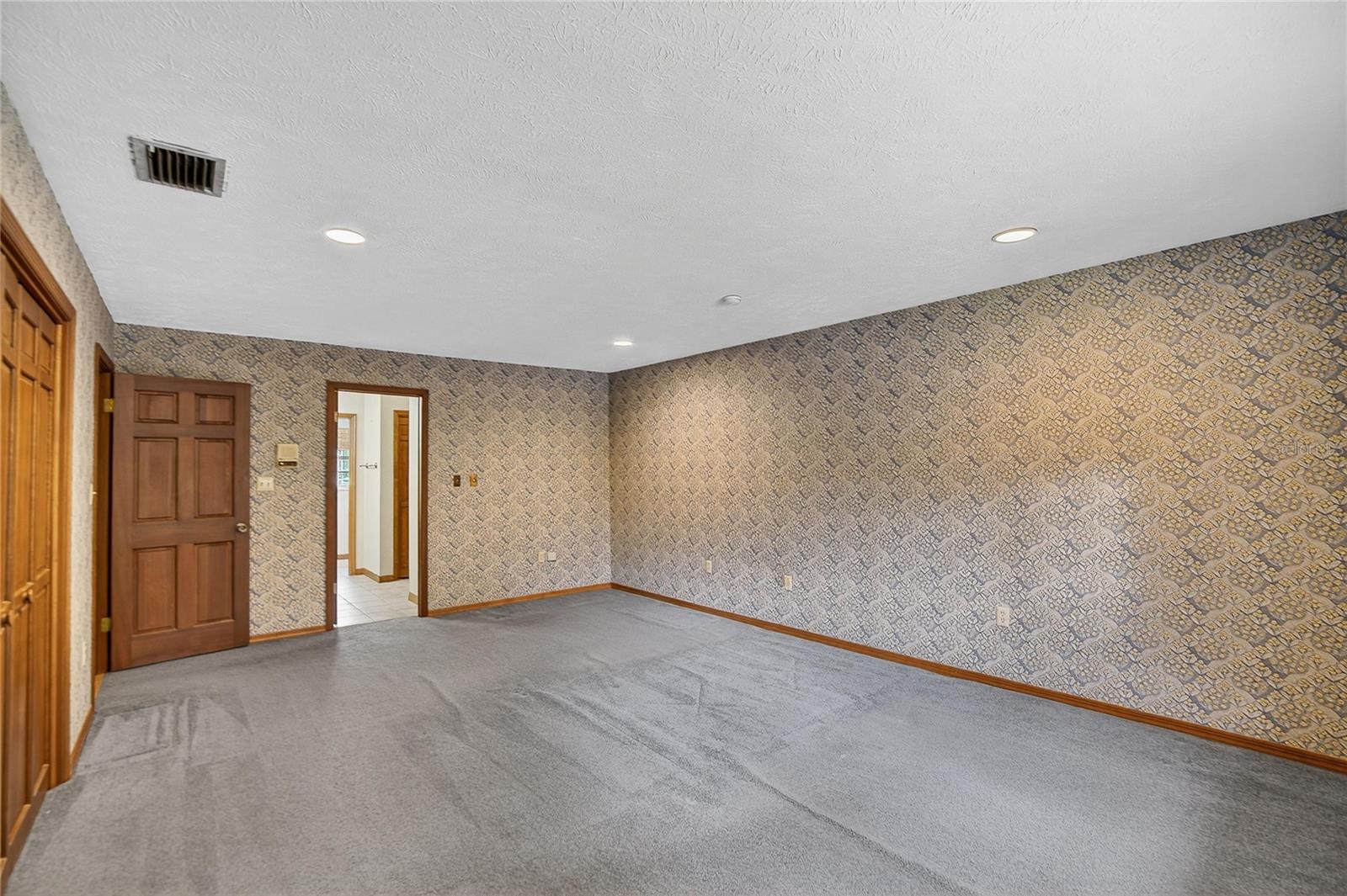 Listing photo id 36 for 1502 Azalea Street