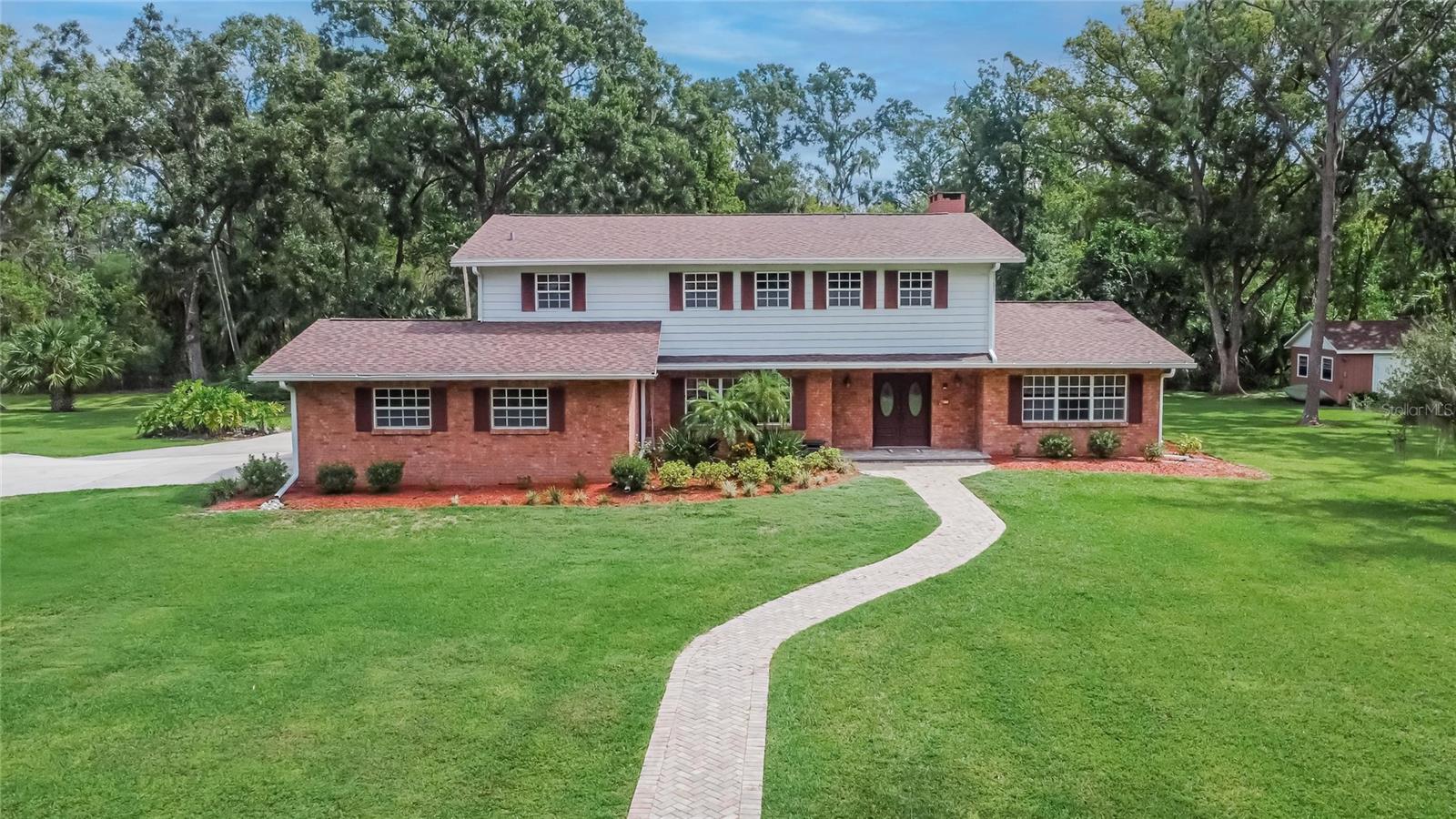 Listing photo id 2 for 1502 Azalea Street