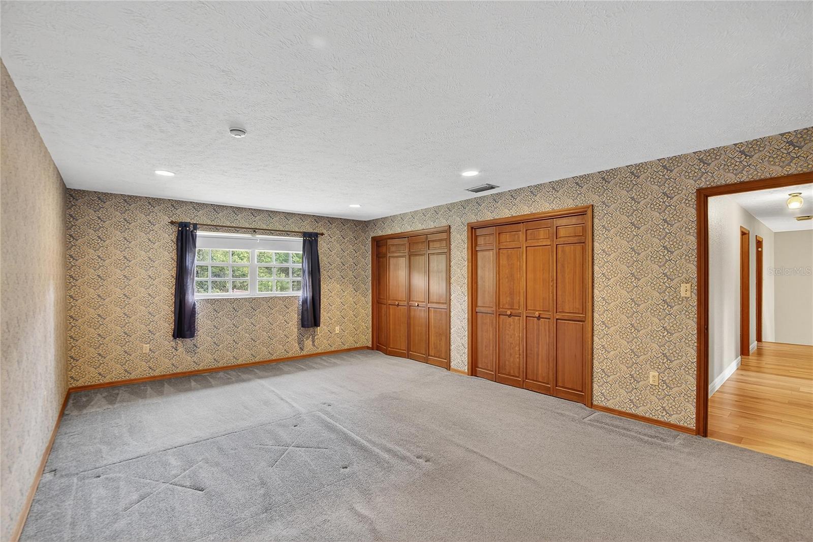 Listing photo id 38 for 1502 Azalea Street