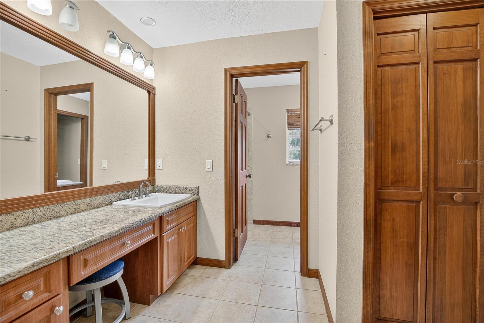 Listing photo id 39 for 1502 Azalea Street