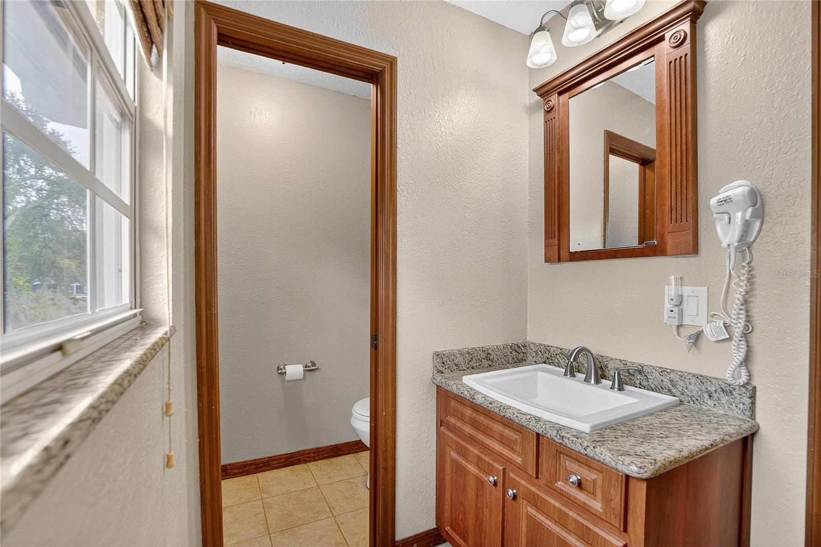 Listing photo id 41 for 1502 Azalea Street
