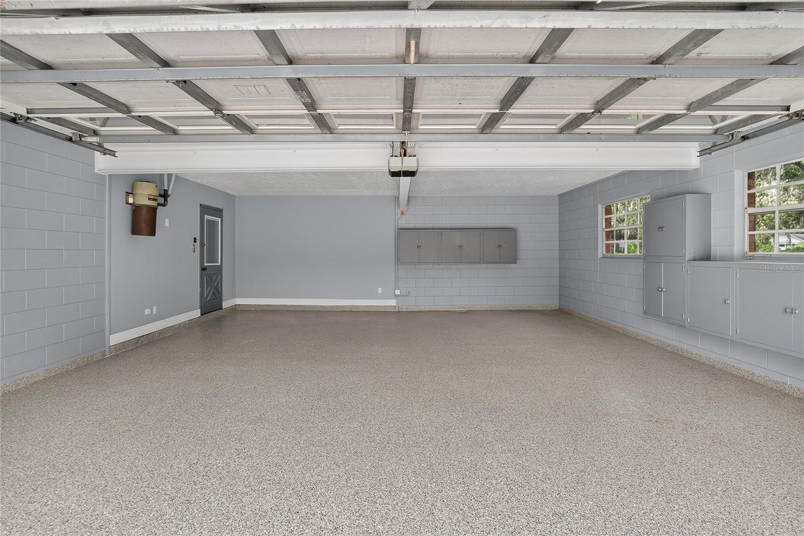 Listing photo id 42 for 1502 Azalea Street