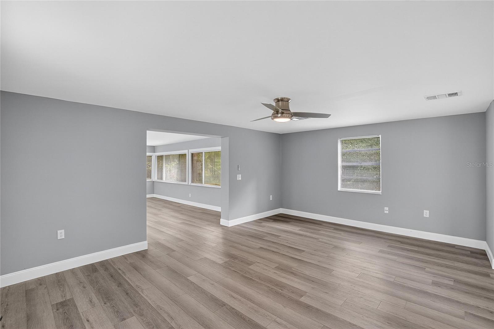 Listing photo id 44 for 1502 Azalea Street