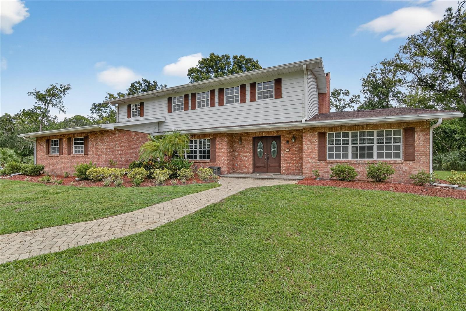 Listing photo id 3 for 1502 Azalea Street