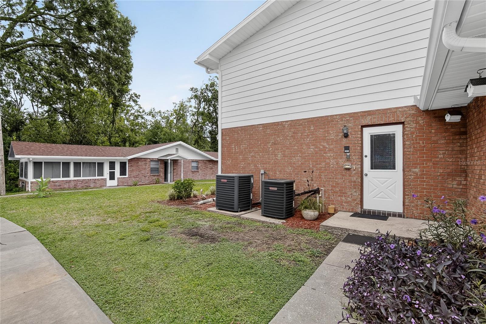 Listing photo id 58 for 1502 Azalea Street