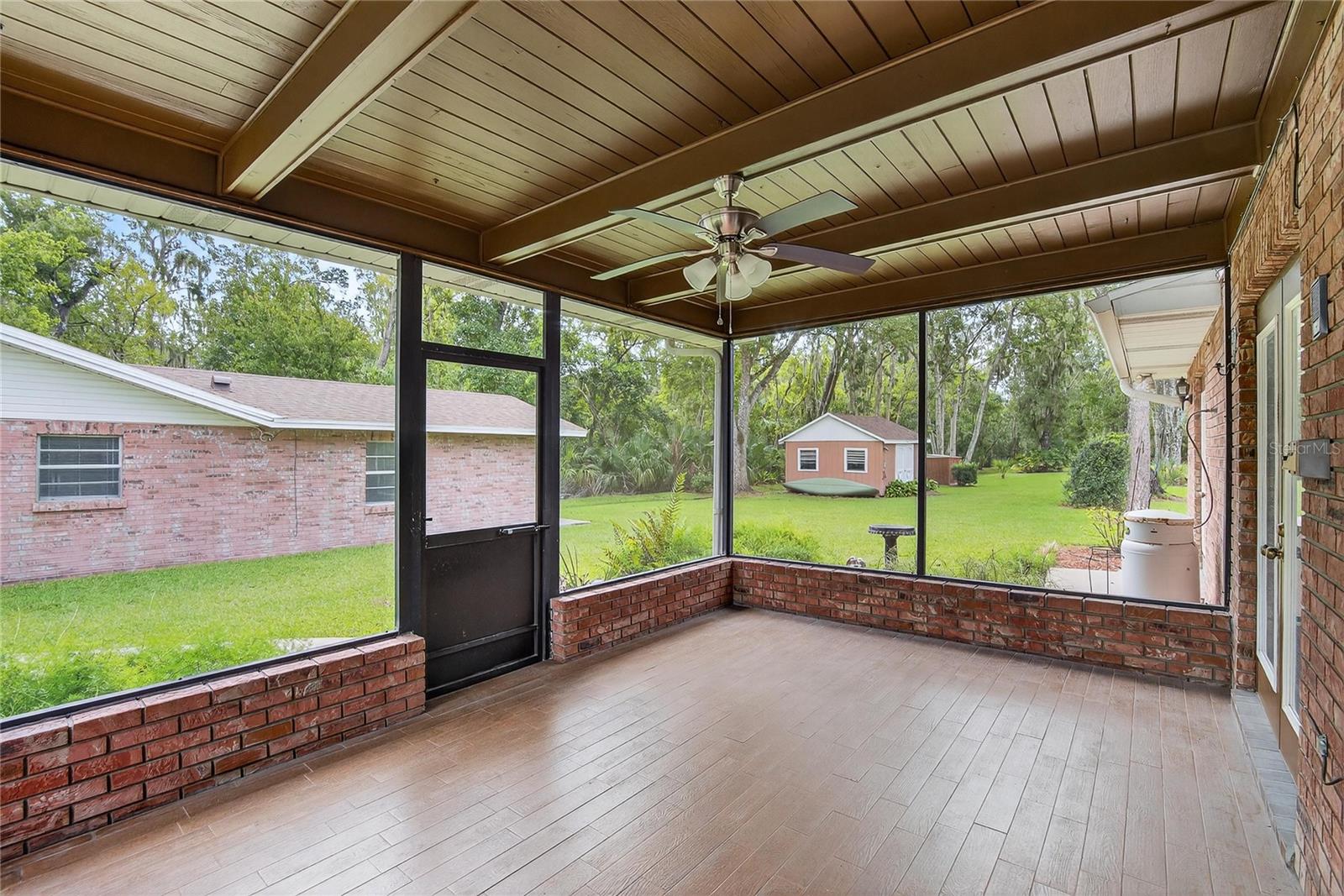 Listing photo id 60 for 1502 Azalea Street