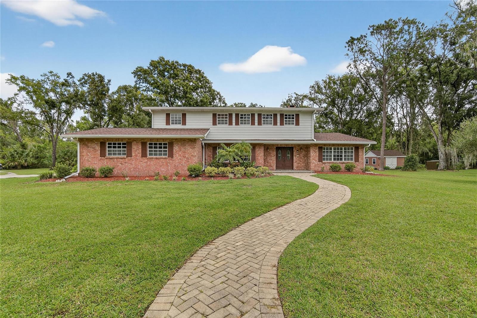 Listing photo id 5 for 1502 Azalea Street