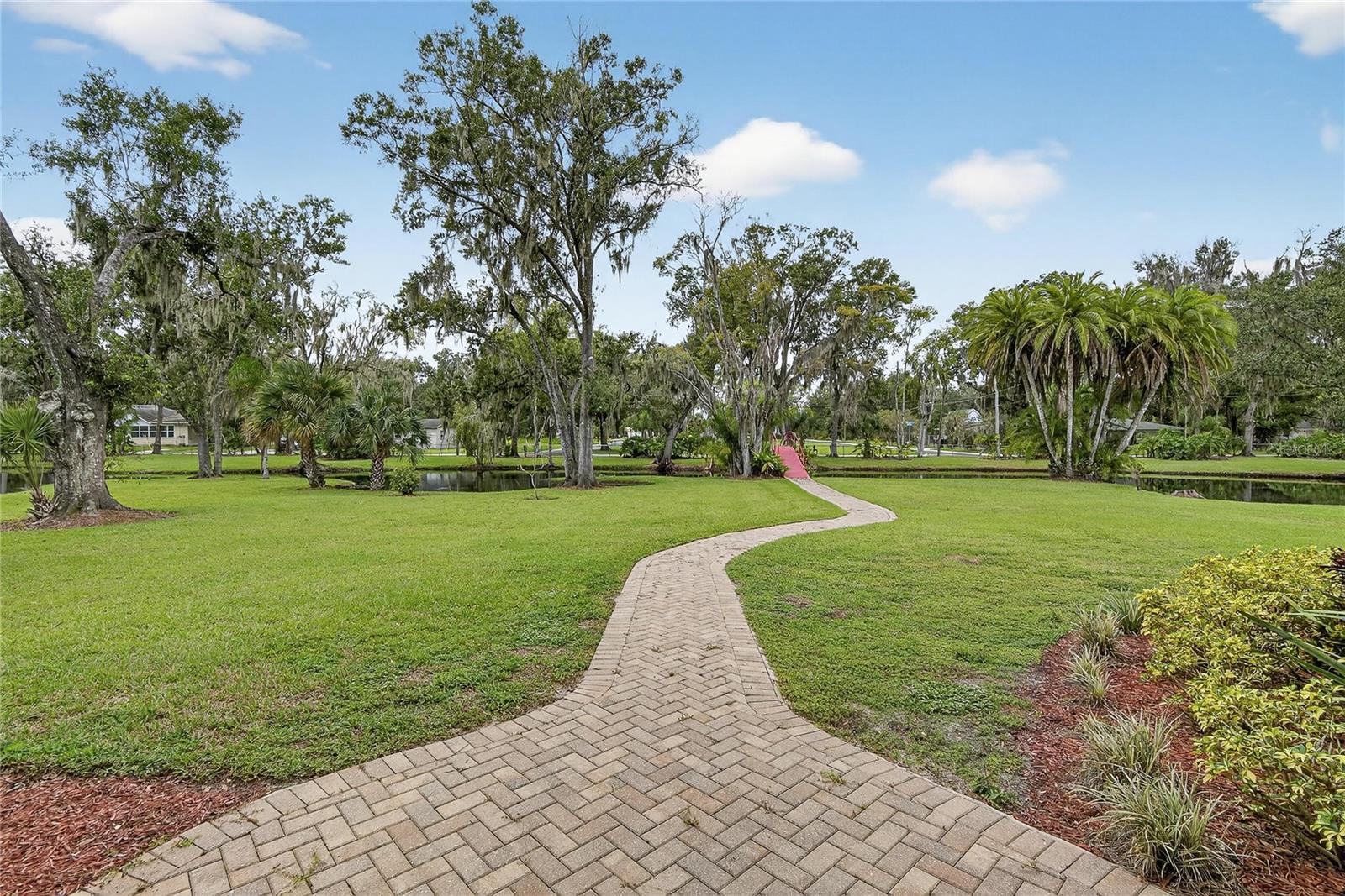 Listing photo id 70 for 1502 Azalea Street