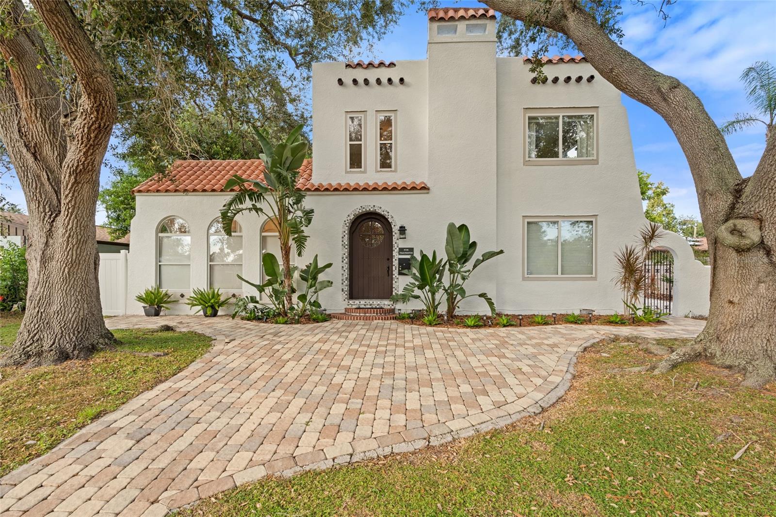 Image 2 of 51 For 6735 Poinsettia Avenue S