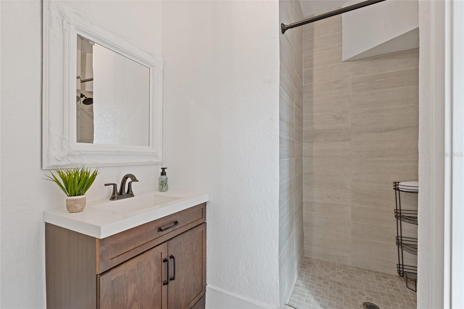 Image 32 of 51 For 6735 Poinsettia Avenue S