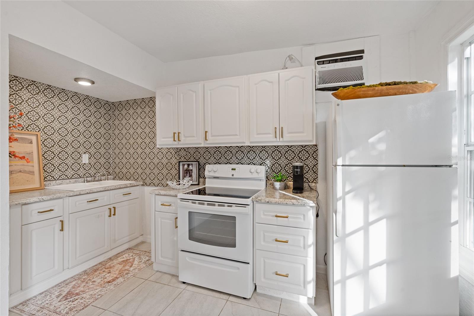 Image 37 of 51 For 6735 Poinsettia Avenue S