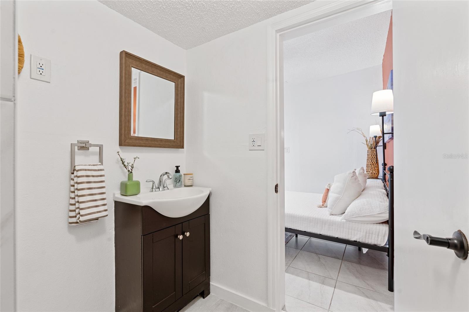 Image 40 of 51 For 6735 Poinsettia Avenue S