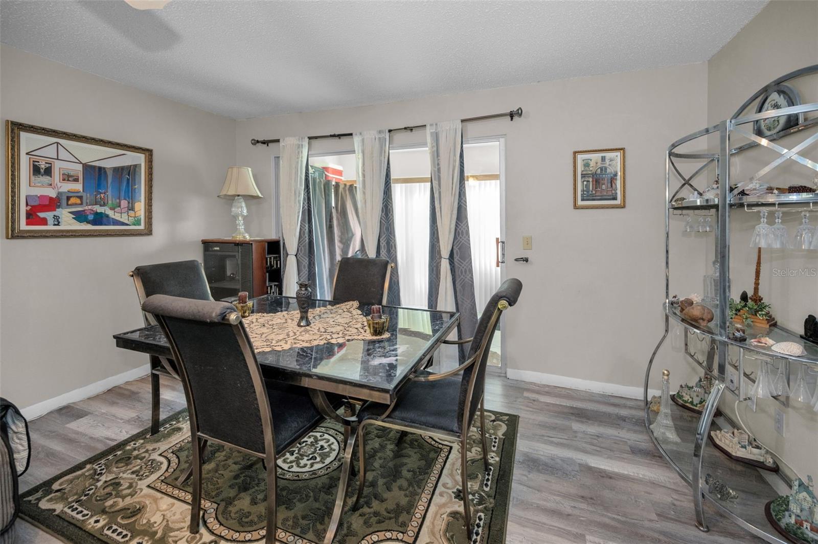 Listing photo id 8 for 1701 Pinehurst Road 9-h