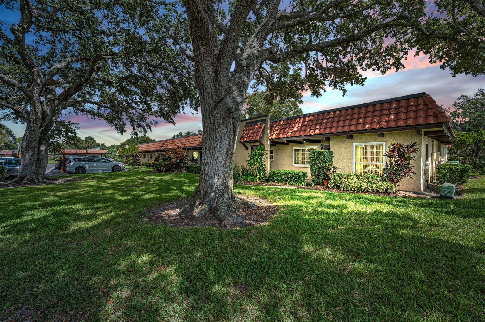 Listing photo id 0 for 1701 Pinehurst Road 9-h