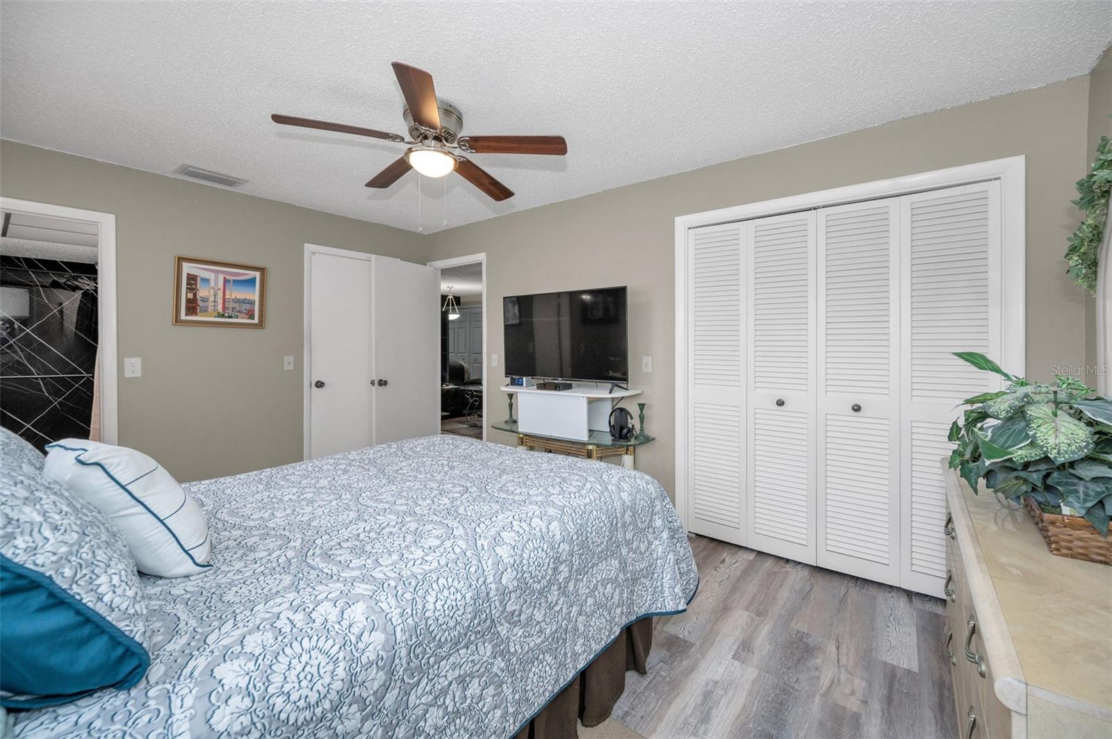 Listing photo id 21 for 1701 Pinehurst Road 9-h