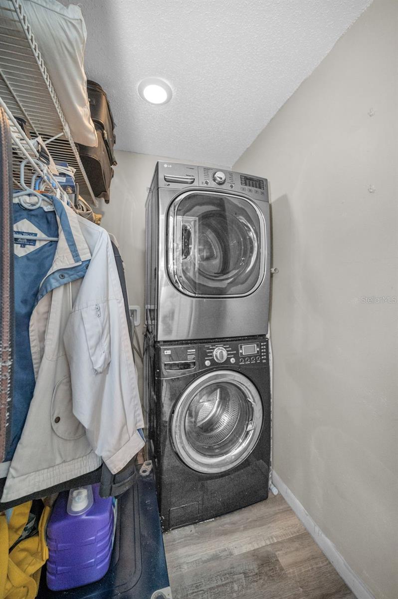 Listing photo id 27 for 1701 Pinehurst Road 9-h