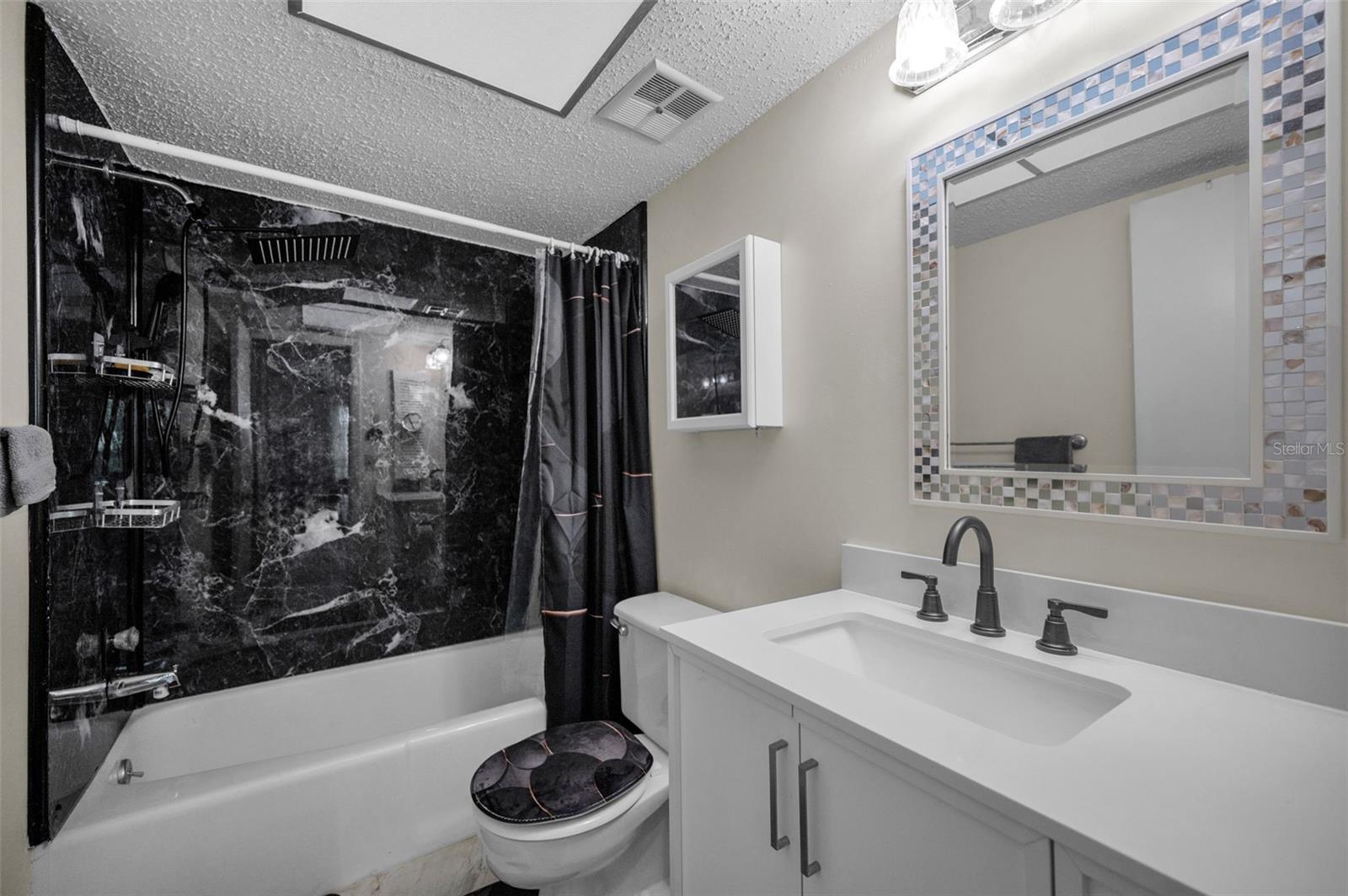 Listing photo id 28 for 1701 Pinehurst Road 9-h
