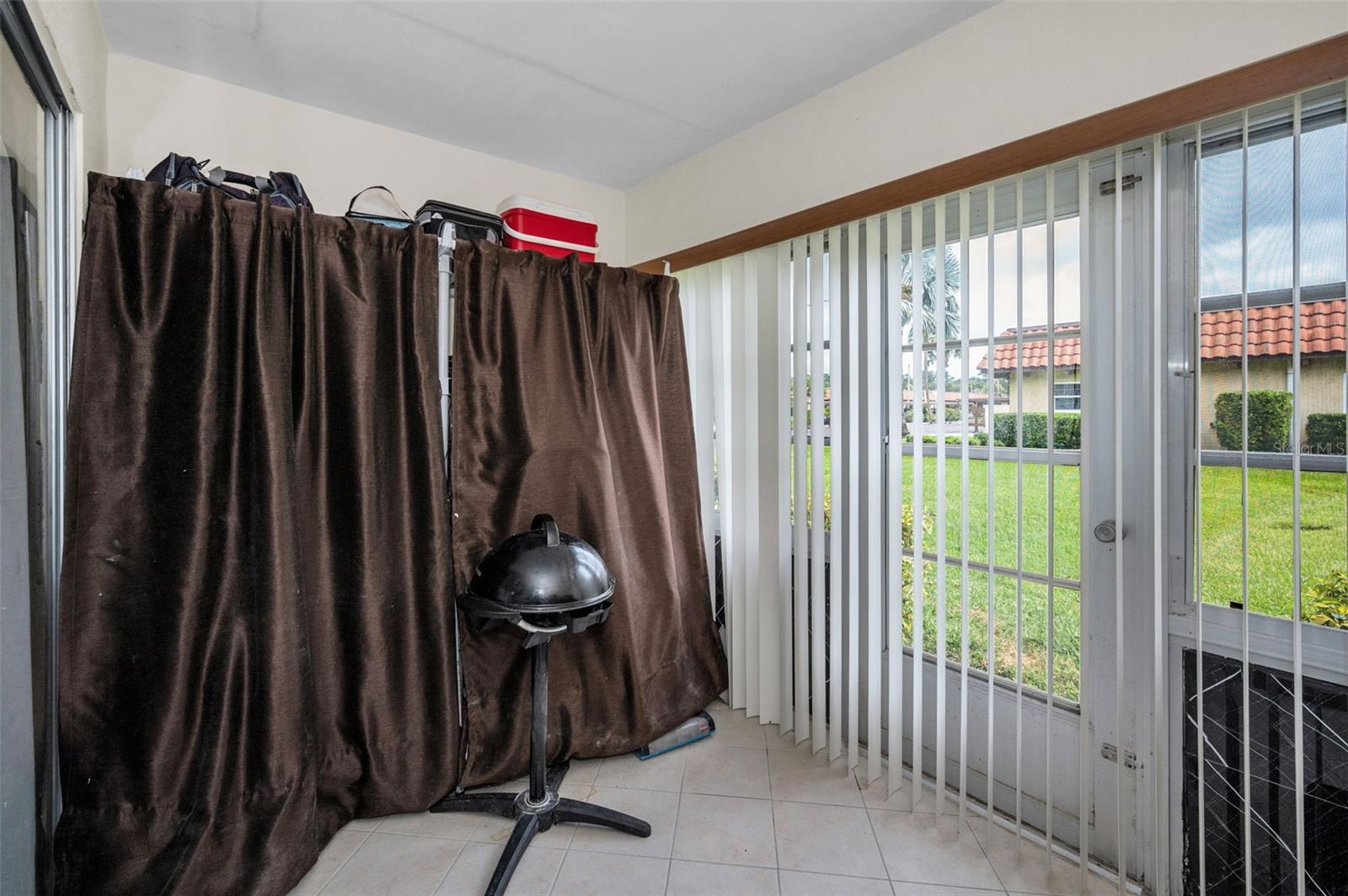 Listing photo id 29 for 1701 Pinehurst Road 9-h