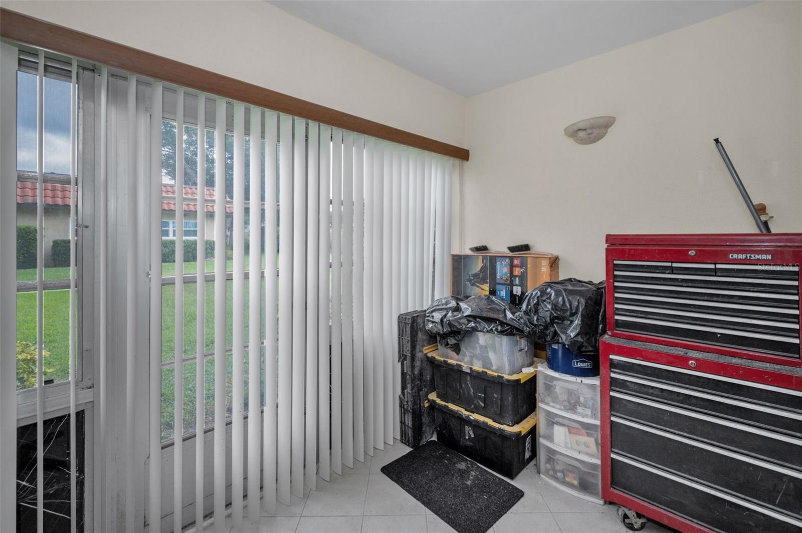 Listing photo id 31 for 1701 Pinehurst Road 9-h