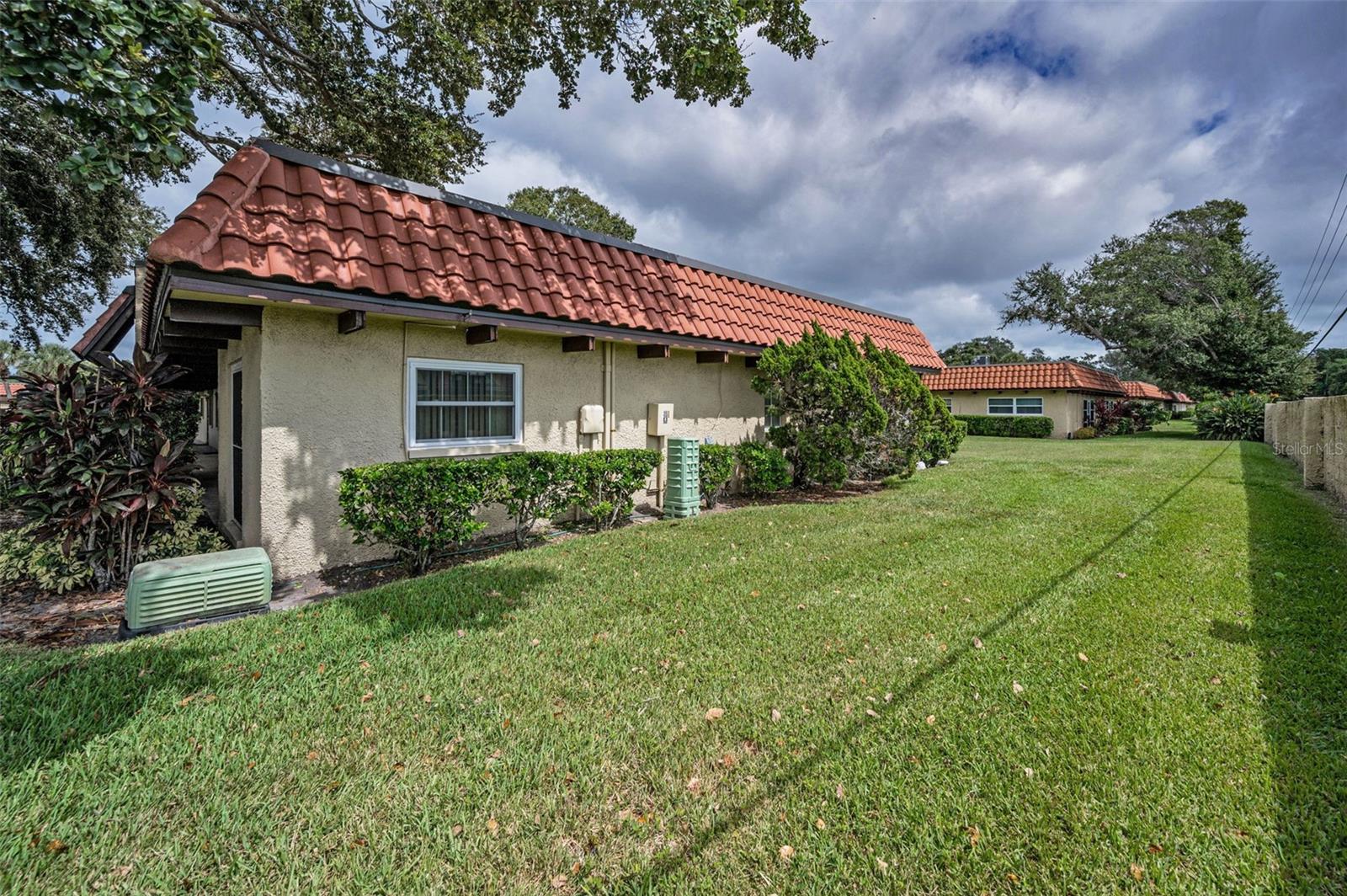 Listing photo id 32 for 1701 Pinehurst Road 9-h