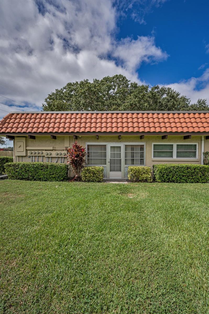 Listing photo id 34 for 1701 Pinehurst Road 9-h