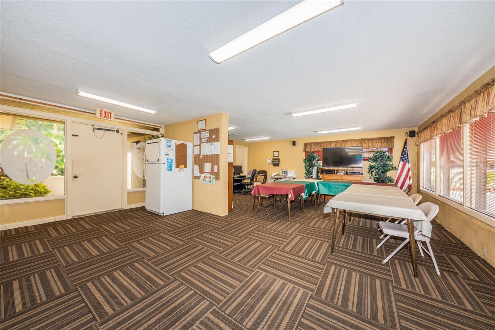 Listing photo id 43 for 1701 Pinehurst Road 9-h
